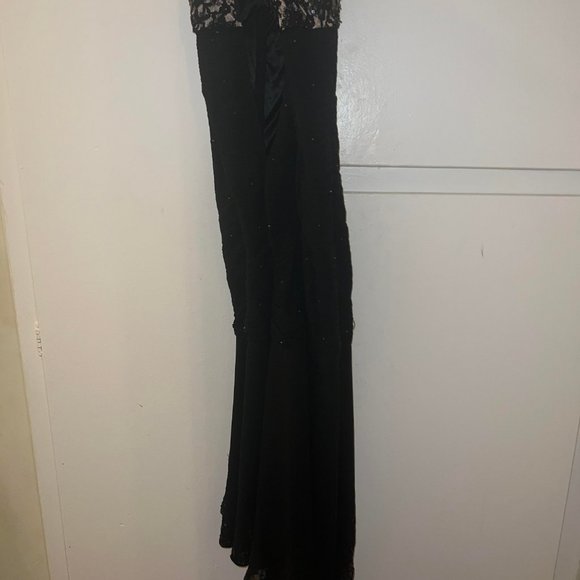 Vintage Black and Gold Dress - Picture 2 of 4